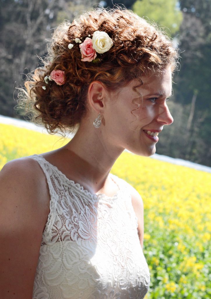 Hochzeit, Braut mit Haaren und Make-up