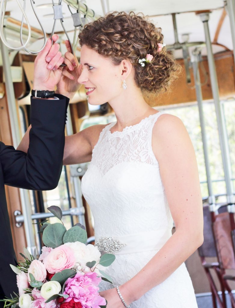 Hochzeit, Braut mit Haaren und Make-up